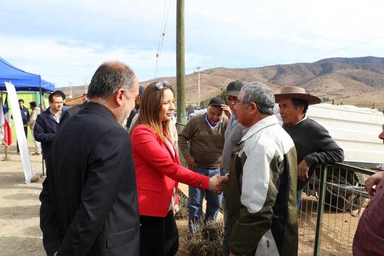 INTENDENTA LUCÍA PINTO CONSIGUE RECURSOS PARA APOYAR A AGRICULTORES AFECTADOS POR LAS HELADAS