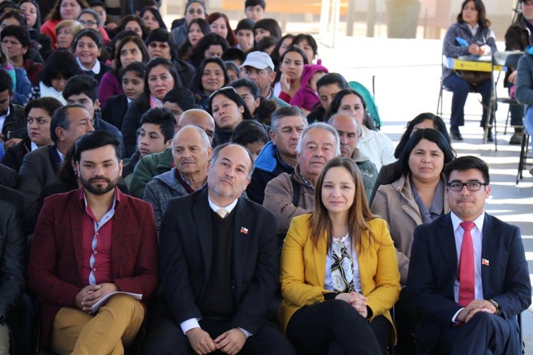 FORTALECEN APRENDIZAJES DE ESTUDIANTES DE SALAMANCA ENTREGANDO COMPUTADORES CON RECURSOS EDUCATIVOS