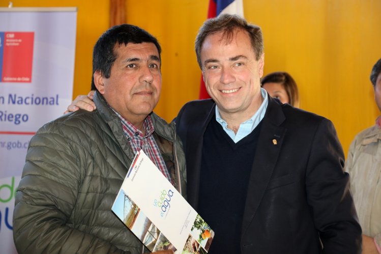 GOBIERNO ENTREGA MÁS DE $2.800 MILLONES PARA PROYECTOS DE REGANTES DE LA REGIÓN DE COQUIMBO GOBIERNO ENTREGA MÁS DE $2.800 MILLONES PARA PROYECTOS DE REGANTES DE LA REGIÓN DE COQUIMBO