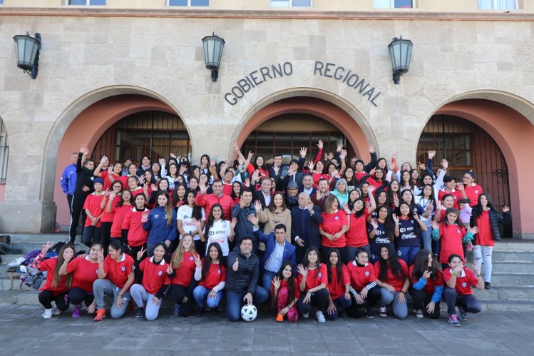 GOBIERNO ENTREGA IMPLEMENTACIÓN DEPORTIVA A CLUBES REGIONALES DE FÚTBOL FEMENINO