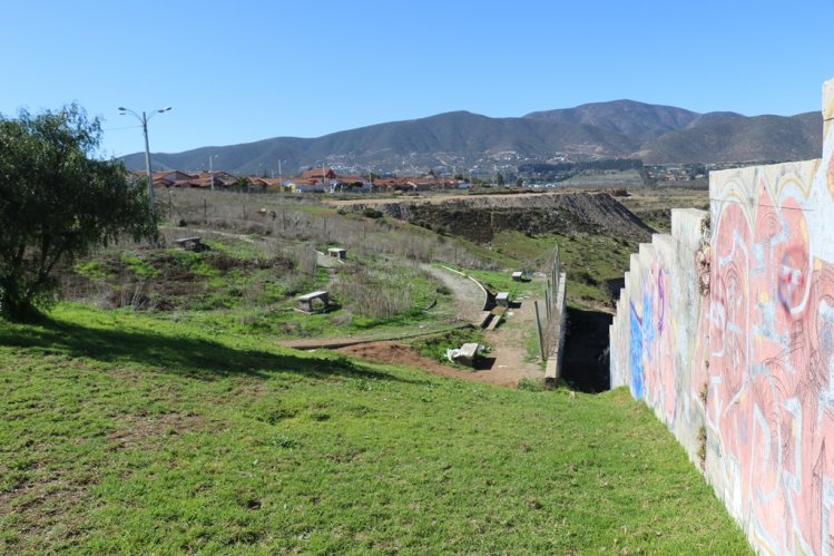 INTENDENTA Y ALCALDE DE LA SERENA SE REÚNEN CON VECINOS PARA MEJORAR ENTORNO Y SEGURIDAD EN SECTOR EL MILAGRO INTENDENTA Y ALCALDE DE LA SERENA SE REÚNEN CON VECINOS PARA MEJORAR ENTORNO Y SEGURIDAD EN SECTOR EL MILAGRO