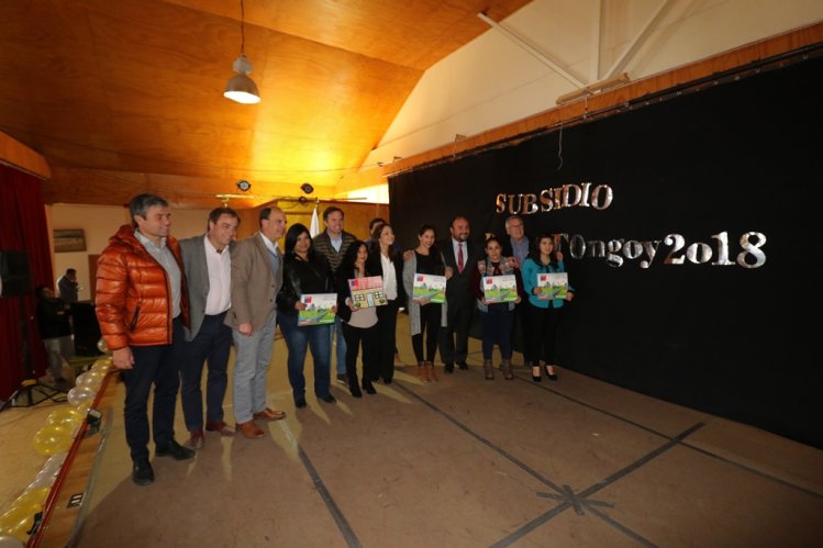 SE CONCRETA EL SUEÑO DE LA VIVIENDA PROPIA EN UNO DE LOS COMITÉS MÁS GRANDE DE TONGOY SE CONCRETA EL SUEÑO DE LA VIVIENDA PROPIA EN UNO DE LOS COMITÉS MÁS GRANDE DE TONGOY