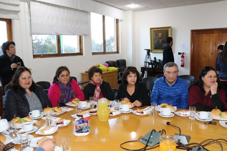 GOBIERNO RECONOCE Y DESTACA EL ROL DE LOS DIRIGENTES VECINALES EN EL DESARROLLO LOCAL GOBIERNO RECONOCE Y DESTACA EL ROL DE LOS DIRIGENTES VECINALES EN EL DESARROLLO LOCAL