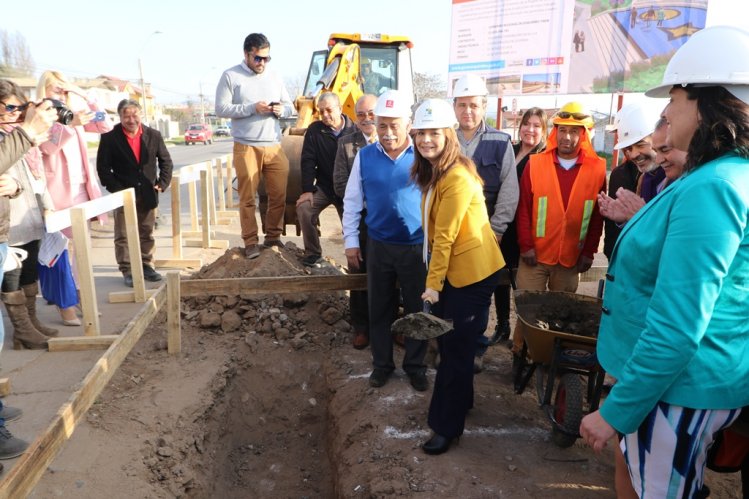 INICIAN OBRAS DE PASEO MIRADOR PARA EL SECTOR LA PAMPA DE LA SERENA INICIAN OBRAS DE PASEO MIRADOR PARA EL SECTOR LA PAMPA DE LA SERENA