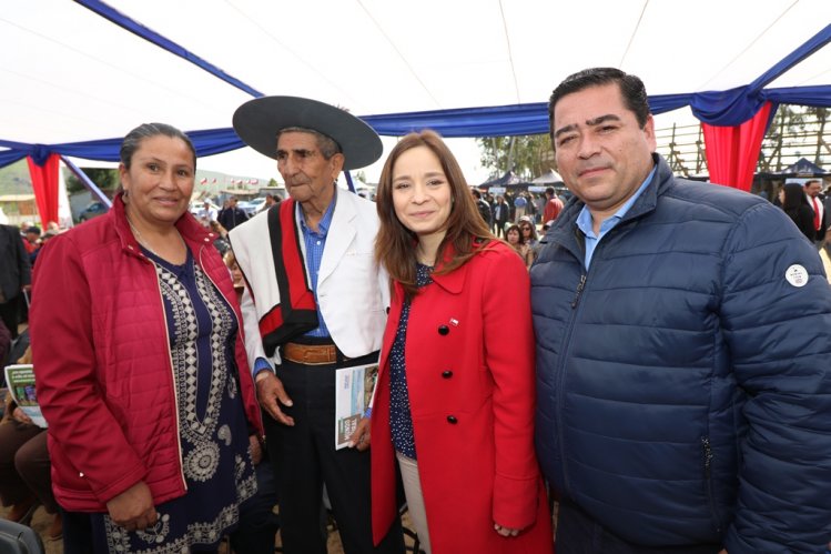 GOBIERNO Y DIRIGENTES CAMPESINOS COINCIDEN EN AVANZAR EN UNA POLÍTICA NACIONAL DE DESARROLLO RURAL GOBIERNO Y DIRIGENTES CAMPESINOS COINCIDEN EN AVANZAR EN UNA POLÍTICA NACIONAL DE DESARROLLO RURAL