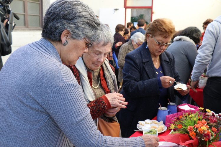 ADULTOS MAYORES COMPARTEN MATEADA PARA INFORMARSE ACERCA DEL SISTEMA PREVISIONAL