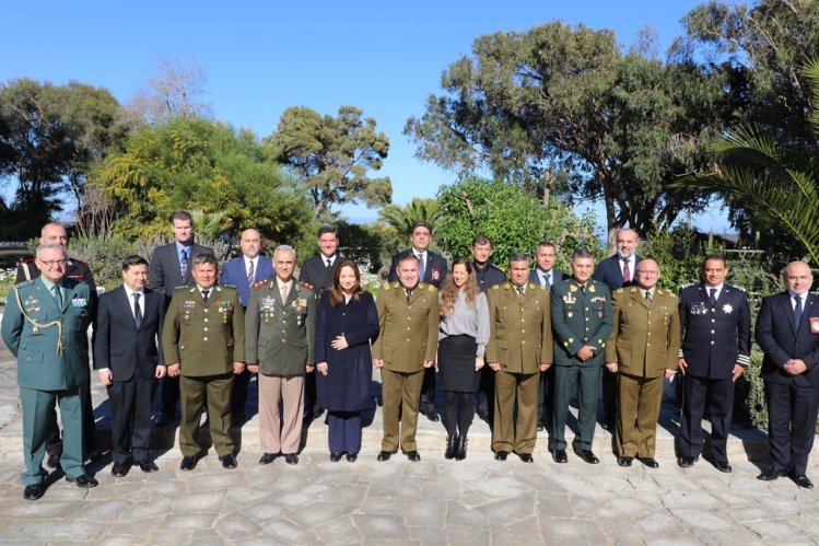 GOBIERNO Y CARABINEROS INCLUYEN LA EXPERIENCIA INTERNACIONAL EN EL COMBATE A LAS DROGAS