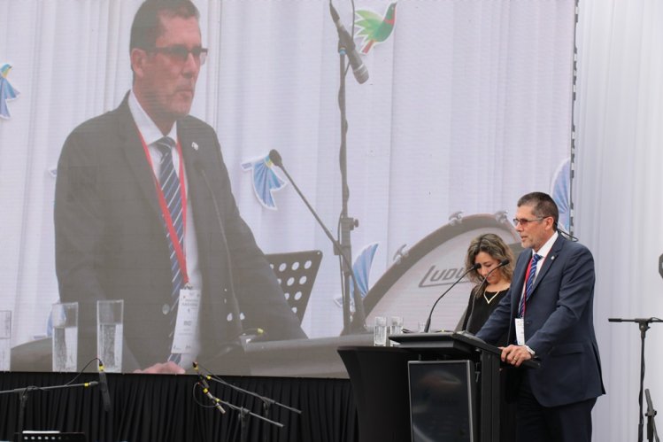 GOBIERNO DESTACA PUESTA EN MARCHA DE NUEVO PARQUE EÓLICO Y PROMUEVE LAS INICIATIVAS RENOVABLES GOBIERNO DESTACA PUESTA EN MARCHA DE NUEVO PARQUE EÓLICO Y PROMUEVE LAS INICIATIVAS RENOVABLES