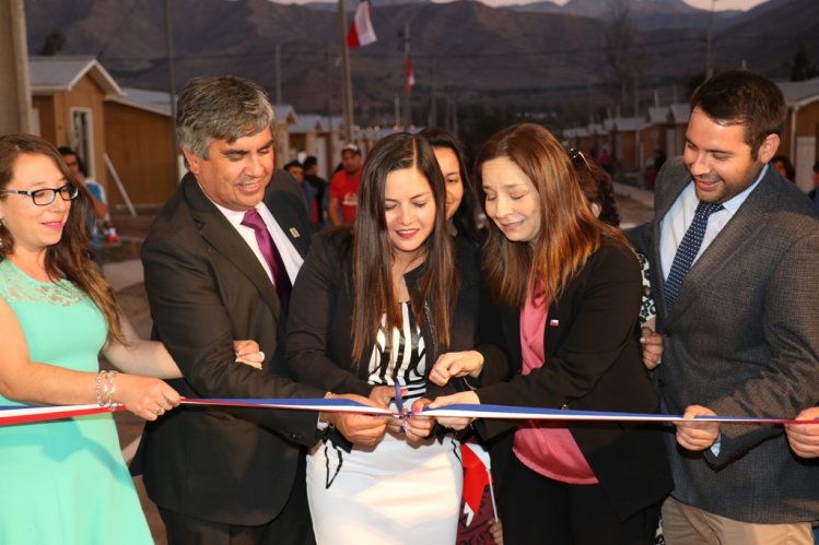 INAUGURAN PROYECTO HABITACIONAL PARA 158 FAMILIAS DE VICUÑA