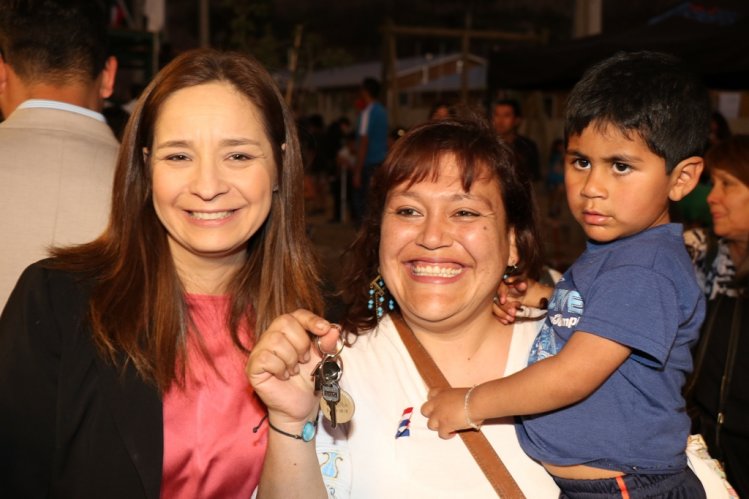 INAUGURAN PROYECTO HABITACIONAL PARA 158 FAMILIAS DE VICUÑA