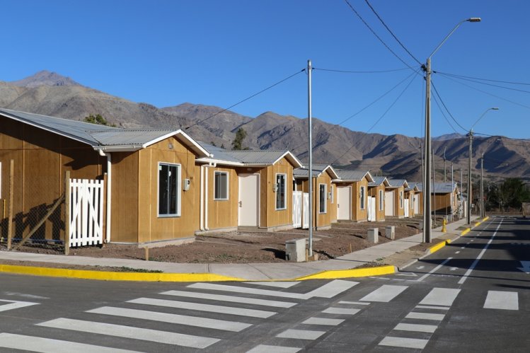 INAUGURAN PROYECTO HABITACIONAL PARA 158 FAMILIAS DE VICUÑA