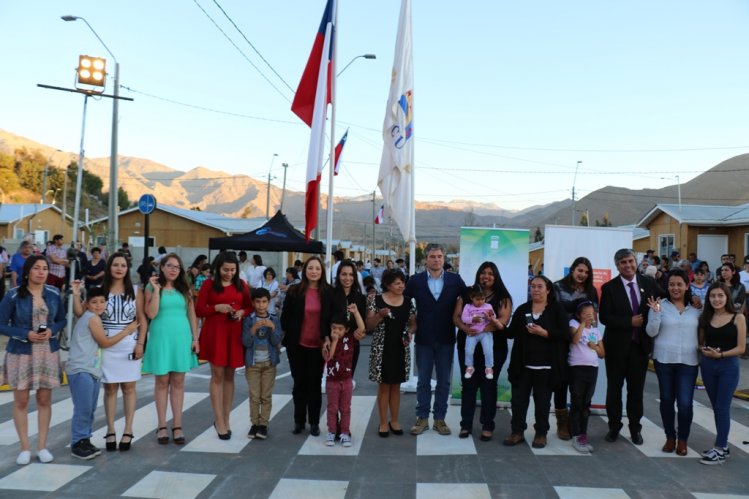 INAUGURAN PROYECTO HABITACIONAL PARA 158 FAMILIAS DE VICUÑA