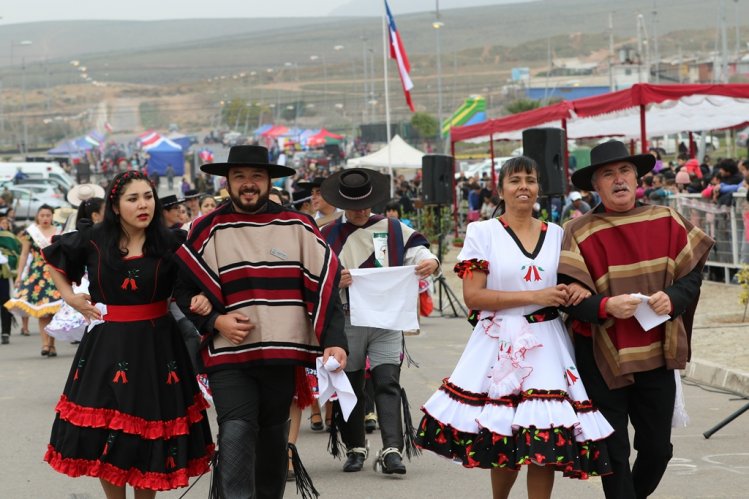 MÁS DE 70 INSTITUCIONES PARTICIPARON EN EL TRADICIONAL DESFILE CÍVICO COMUNITARIO DE LAS COMPAÑÍAS