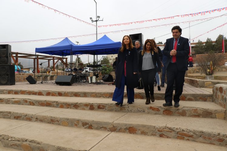 VECINOS DE LA HIGUERA CELEBRAN INICIO DE OBRAS PARA TENER SISTEMA DE ALCANTARILLADO