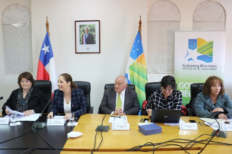 GOBIERNO REGIONAL EXTIENDE POR TRES MESES EL PROGRAMA DE EMPLEOS DE EMERGENCIA GOBIERNO REGIONAL EXTIENDE POR TRES MESES EL PROGRAMA DE EMPLEOS DE EMERGENCIA
