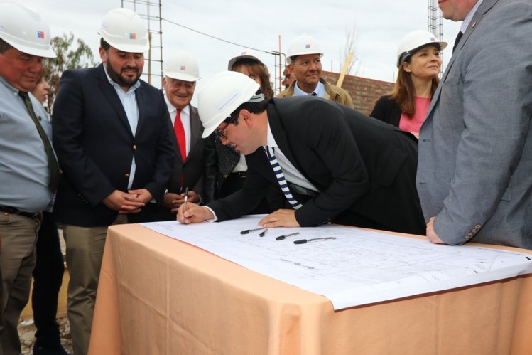 CON INSTALACIÓN DE PRIMERA PIEDRA PARTEN LAS OBRAS DEL NUEVO SERVICIO DE ALTA RESOLUTIVIDAD DE MONTE PATRIA