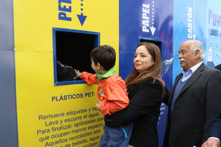 NIÑOS Y VECINOS DE LA SERENA INAUGURARON NUEVO PUNTO LIMPIO FINANCIADO CON RECURSOS DEL GOBIERNO REGIONAL NIÑOS Y VECINOS DE LA SERENA INAUGURARON NUEVO PUNTO LIMPIO FINANCIADO CON RECURSOS DEL GOBIERNO REGIONAL