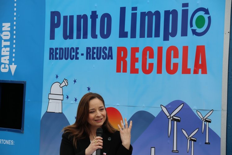 NIÑOS Y VECINOS DE LA SERENA INAUGURARON NUEVO PUNTO LIMPIO FINANCIADO CON RECURSOS DEL GOBIERNO REGIONAL NIÑOS Y VECINOS DE LA SERENA INAUGURARON NUEVO PUNTO LIMPIO FINANCIADO CON RECURSOS DEL GOBIERNO REGIONAL