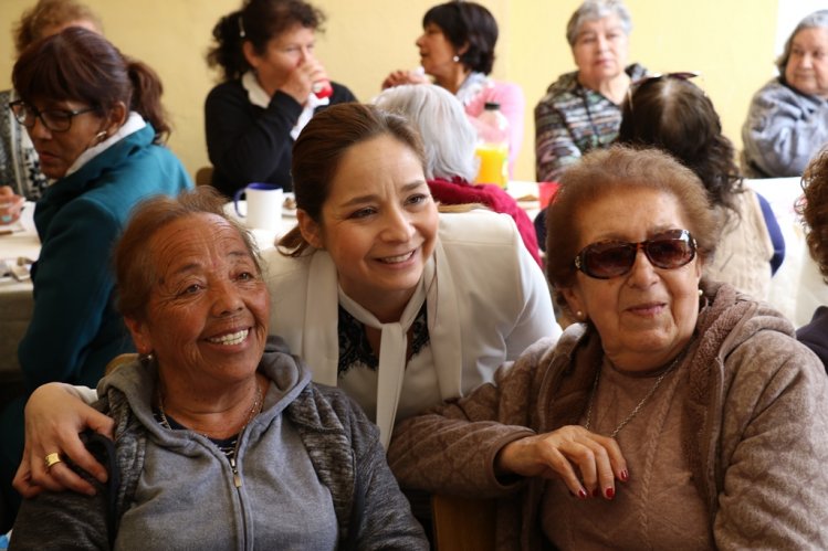 ADULTOS MAYORES DEL PROGRAMA VÍNCULOS COMPARTIERON EN JORNADA DIECIOCHERA