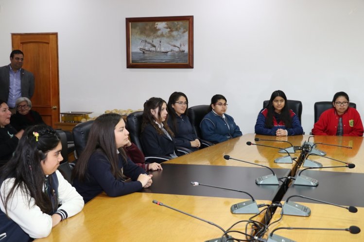 MÁS DE 9 MIL ALUMNOS DE LA REGIÓN RECIBEN BONO AL LOGRO ESCOLAR