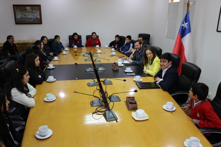 MÁS DE 9 MIL ALUMNOS DE LA REGIÓN RECIBEN BONO AL LOGRO ESCOLAR