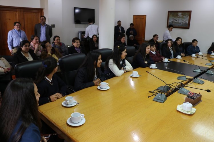 MÁS DE 9 MIL ALUMNOS DE LA REGIÓN RECIBEN BONO AL LOGRO ESCOLAR