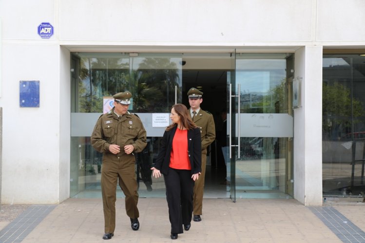 INTENDENTA LUCÍA PINTO VISITA A CARABINERO HERIDO EN OPERATIVO EN COQUIMBO E INFORMA QUE ESTÁ FUERA DE PELIGRO