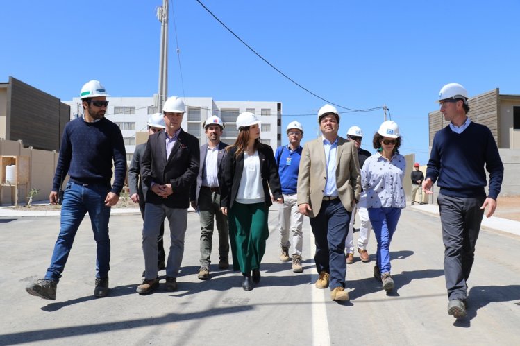GOBIERNO DESTACA INICIATIVA PRIVADA QUE GENERARÁ 2.500 NUEVOS EMPLEOS EN LA REGIÓN GOBIERNO DESTACA INICIATIVA PRIVADA QUE GENERARÁ 2.500 NUEVOS EMPLEOS EN LA REGIÓN