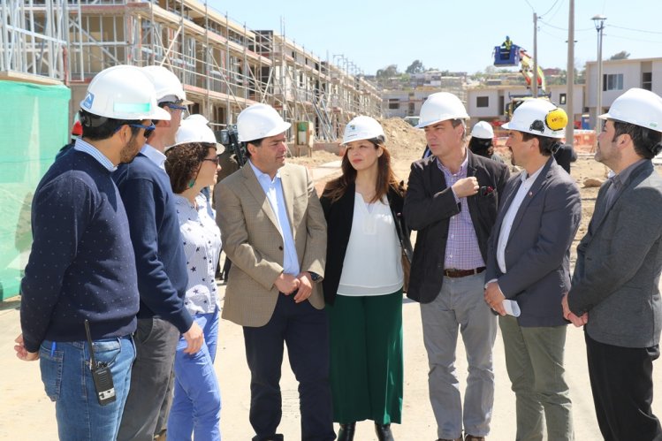 GOBIERNO DESTACA INICIATIVA PRIVADA QUE GENERARÁ 2.500 NUEVOS EMPLEOS EN LA REGIÓN GOBIERNO DESTACA INICIATIVA PRIVADA QUE GENERARÁ 2.500 NUEVOS EMPLEOS EN LA REGIÓN