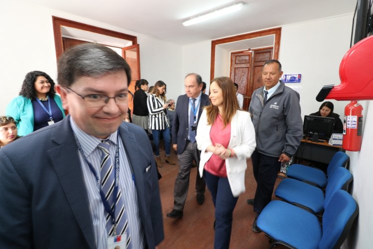 GOBIERNO ABRE FARMACIA SATÉLITE PARA AGILIZAR ENTREGA DE MEDICAMENTOS EN HOSPITAL DE LA SERENA GOBIERNO ABRE FARMACIA SATÉLITE PARA AGILIZAR ENTREGA DE MEDICAMENTOS EN HOSPITAL DE LA SERENA