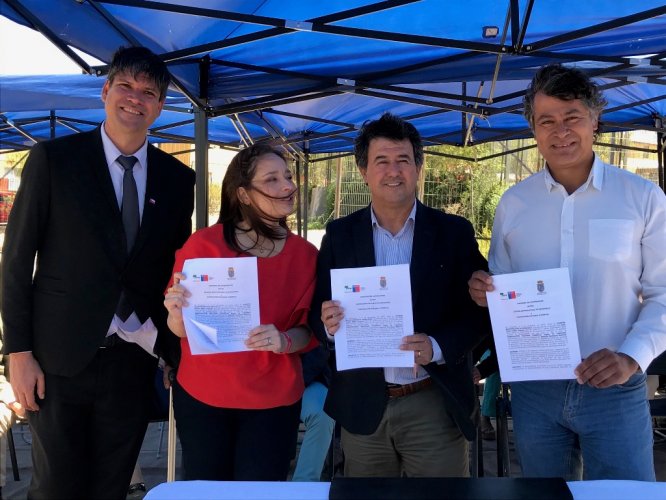 CON LA PLANTACIÓN DE 300 ÁRBOLES PARTE EL PLAN DE FORESTACIÓN DE ANDACOLLO CON LA PLANTACIÓN DE 300 ÁRBOLES PARTE EL PLAN DE FORESTACIÓN DE ANDACOLLO