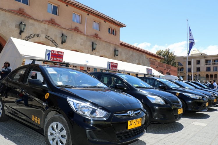 CON MODERNA APLICACIÓN DE CELULAR MEJORARÁN EL SERVICIO DE TRANSPORTE MENOR DE PASAJEROS CON MODERNA APLICACIÓN DE CELULAR MEJORARÁN EL SERVICIO DE TRANSPORTE MENOR DE PASAJEROS