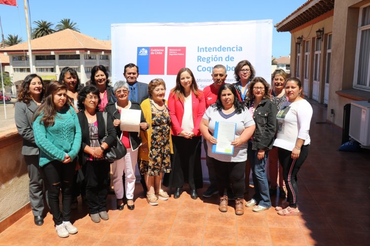 ORGANIZACIONES SOCIALES DE ELQUI Y CHOAPA RECIBEN APOYO DEL FONDO SOCIAL PRESIDENTE DE LA REPÚBLICA ORGANIZACIONES SOCIALES DE ELQUI Y CHOAPA RECIBEN APOYO DEL FONDO SOCIAL PRESIDENTE DE LA REPÚBLICA