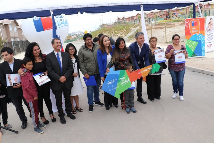 MÁS DE 150 FAMILIAS DE COQUIMBO PODRÁN PASAR LAS FIESTAS DE FIN DE AÑO EN SUS NUEVAS VIVIENDAS