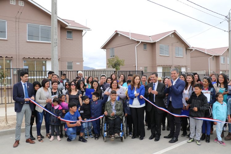 MÁS DE 150 FAMILIAS DE COQUIMBO PODRÁN PASAR LAS FIESTAS DE FIN DE AÑO EN SUS NUEVAS VIVIENDAS