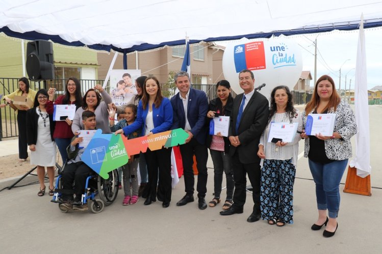 MÁS DE 150 FAMILIAS DE COQUIMBO PODRÁN PASAR LAS FIESTAS DE FIN DE AÑO EN SUS NUEVAS VIVIENDAS