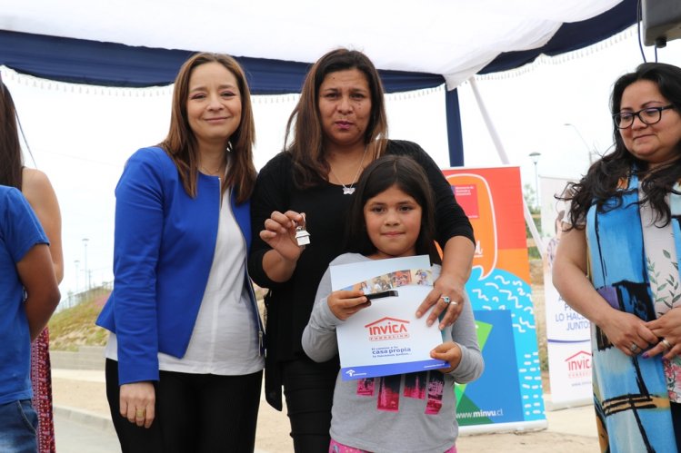 MÁS DE 150 FAMILIAS DE COQUIMBO PODRÁN PASAR LAS FIESTAS DE FIN DE AÑO EN SUS NUEVAS VIVIENDAS