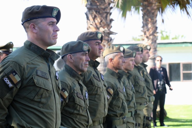 CARABINEROS INICIA REPOSICIÓN DE VEHÍCULOS POLICIALES CON RECURSOS DEL GOBIERNO REGIONAL CARABINEROS INICIA REPOSICIÓN DE VEHÍCULOS POLICIALES CON RECURSOS DEL GOBIERNO REGIONAL