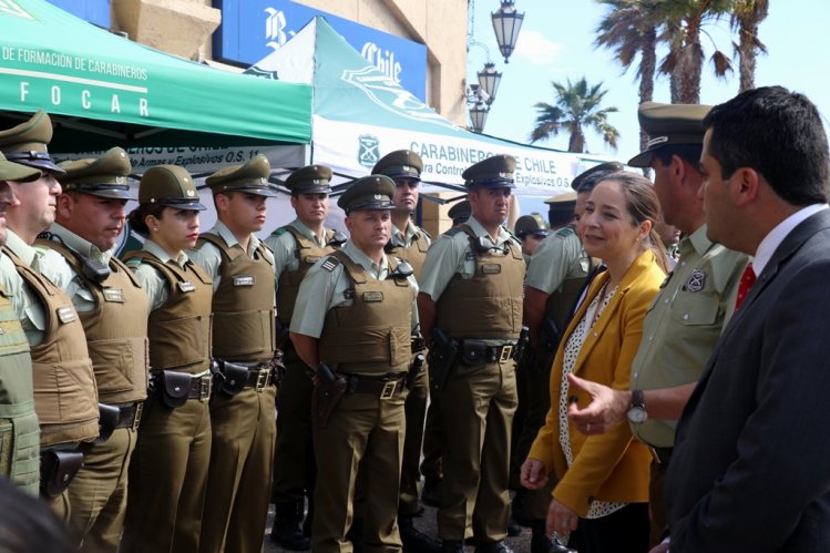 MÁS DE 130 CARABINEROS RESGUARDARÁN LA SEGURIDAD DE LOS HABITANTES DE LA REGIÓN DURANTE LAS COMPRAS NAVIDEÑAS MÁS DE 130 CARABINEROS RESGUARDARÁN LA SEGURIDAD DE LOS HABITANTES DE LA REGIÓN DURANTE LAS COMPRAS NAVIDEÑAS