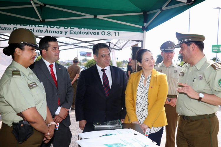 MÁS DE 130 CARABINEROS RESGUARDARÁN LA SEGURIDAD DE LOS HABITANTES DE LA REGIÓN DURANTE LAS COMPRAS NAVIDEÑAS MÁS DE 130 CARABINEROS RESGUARDARÁN LA SEGURIDAD DE LOS HABITANTES DE LA REGIÓN DURANTE LAS COMPRAS NAVIDEÑAS