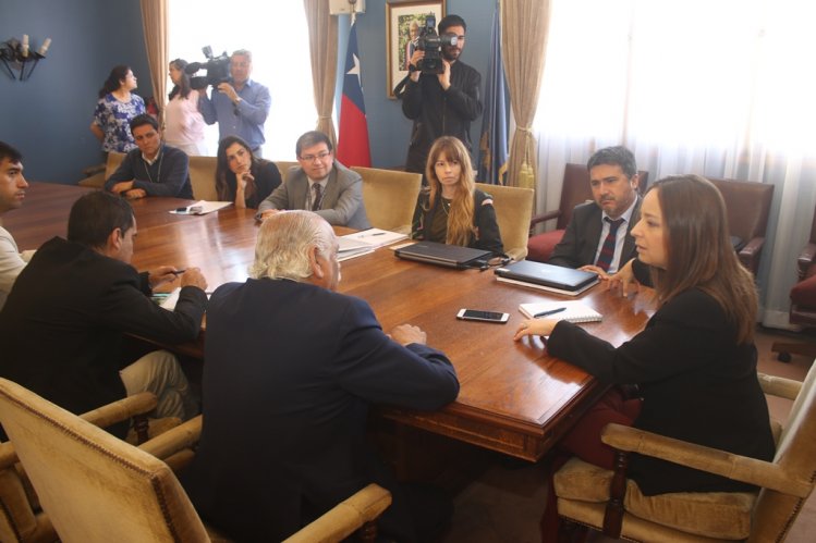 GOBIERNO Y MUNICIPIO EVALUARÁN NUEVOS TERRENOS PARA FUTURO HOSPITAL DE LA SERENA GOBIERNO Y MUNICIPIO EVALUARÁN NUEVOS TERRENOS PARA FUTURO HOSPITAL DE LA SERENA