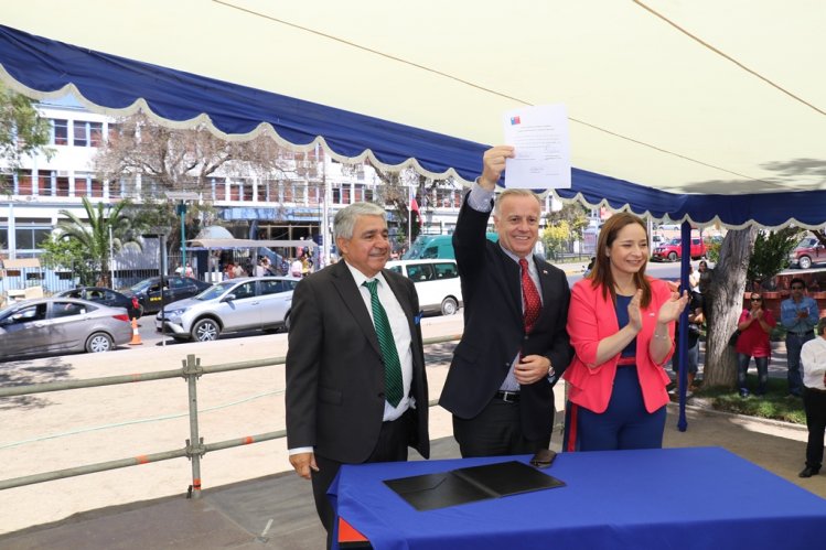 ANTIGUO HOSPITAL DE OVALLE SE CONVERTIRÁ EN UN CENTRO DE DÍA PARA ADULTOS MAYORES ANTIGUO HOSPITAL DE OVALLE SE CONVERTIRÁ EN UN CENTRO DE DÍA PARA ADULTOS MAYORES