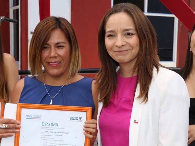 ALIANZA ENTRE SENCE Y TURISMO PERMITE QUE TRABAJADORES DE LA REGIÓN DE COQUIMBO SE PREPAREN PARA EL ECLIPSE SOLAR ALIANZA ENTRE SENCE Y TURISMO PERMITE QUE TRABAJADORES DE LA REGIÓN DE COQUIMBO SE PREPAREN PARA EL ECLIPSE SOLAR