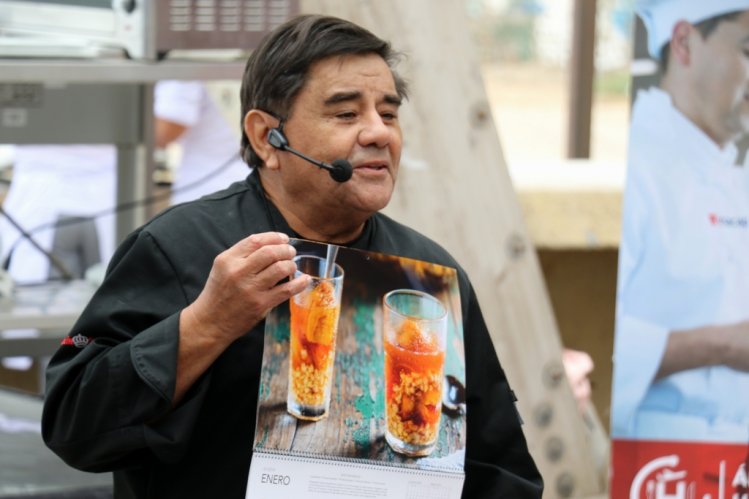 GOBIERNO CAPACITA A EMPRESARIOS GASTRONÓMICOS EN HOSPITALIDAD Y SERVICIO GOBIERNO CAPACITA A EMPRESARIOS GASTRONÓMICOS EN HOSPITALIDAD Y SERVICIO