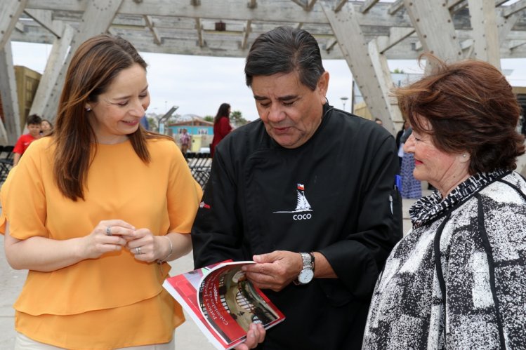 GOBIERNO CAPACITA A EMPRESARIOS GASTRONÓMICOS EN HOSPITALIDAD Y SERVICIO GOBIERNO CAPACITA A EMPRESARIOS GASTRONÓMICOS EN HOSPITALIDAD Y SERVICIO