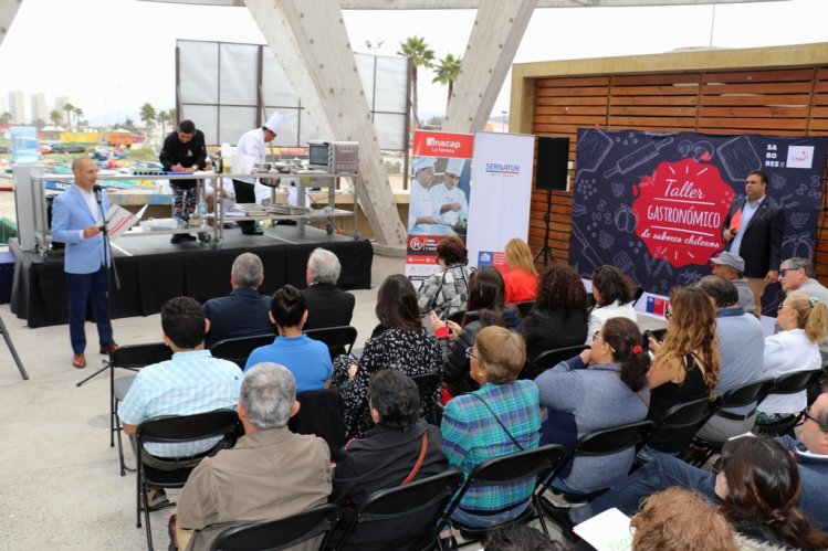 GOBIERNO CAPACITA A EMPRESARIOS GASTRONÓMICOS EN HOSPITALIDAD Y SERVICIO GOBIERNO CAPACITA A EMPRESARIOS GASTRONÓMICOS EN HOSPITALIDAD Y SERVICIO