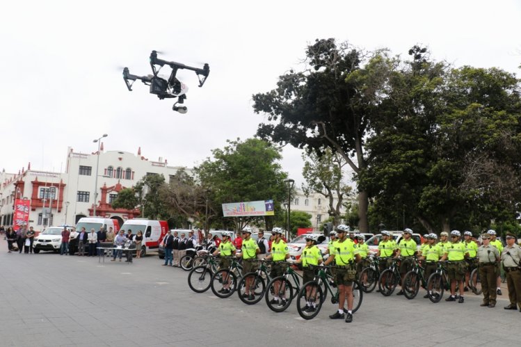 MUNICIPIO ENTREGA BICICLETAS A CARABINEROS DE LA SERENA PARA REFORZAR LA SEGURIDAD