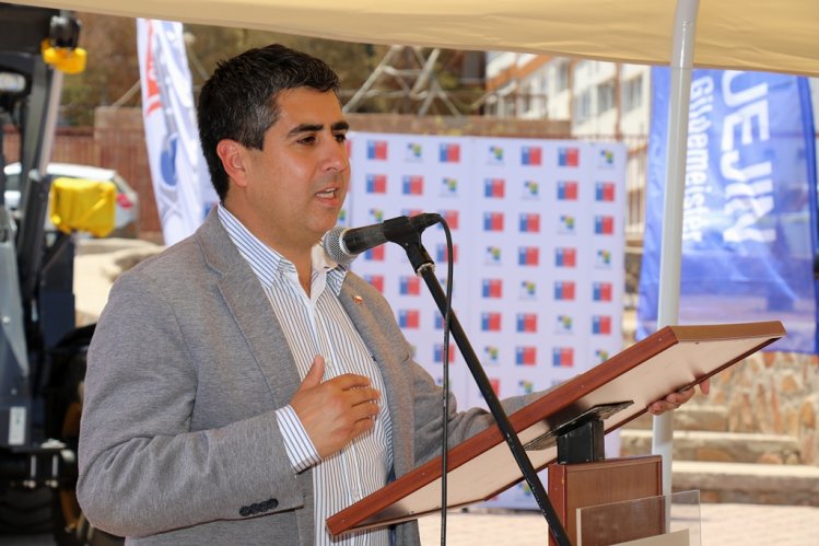 PEQUEÑOS MINEROS DE ANDACOLLO Y LA HIGUERA RECIBEN MÁS DE 80 MILLONES DE PESOS PARA INVERTIR EN SEGURIDAD Y PRODUCTIVIDAD. PEQUEÑOS MINEROS DE ANDACOLLO Y LA HIGUERA RECIBEN MÁS DE 80 MILLONES DE PESOS PARA INVERTIR EN SEGURIDAD Y PRODUCTIVIDAD.