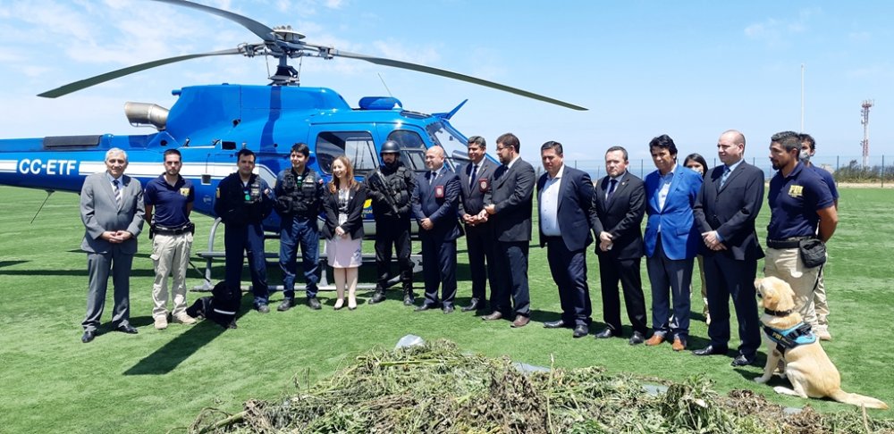GOBIERNO DA FUERTE SEÑAL DE COMBATE AL NARCOTRÁFICO Y CRIMEN ORGANIZADO EN LA PROVINCIA DEL CHOAPA GOBIERNO DA FUERTE SEÑAL DE COMBATE AL NARCOTRÁFICO Y CRIMEN ORGANIZADO EN LA PROVINCIA DEL CHOAPA