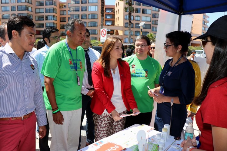 PROMUEVEN EL EXAMEN RÁPIDO PARA DETECTAR EL VIH ENTRE LA POBLACIÓN JUVENIL PROMUEVEN EL EXAMEN RÁPIDO PARA DETECTAR EL VIH ENTRE LA POBLACIÓN JUVENIL